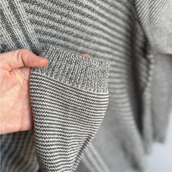 APT. 9 Women's Gray Chevron Knit Sweater, Size XL - Picture 4 of 11